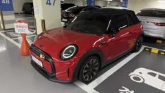 2022 Mini Cooper Convertible Classic Launch Pack, красный — фото 11