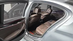 2023 BMW 5-Series 530i xDrive M Sport Package — фото 11