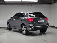 2023 Audi Q2 35 TDI Premium, серый — фото 2