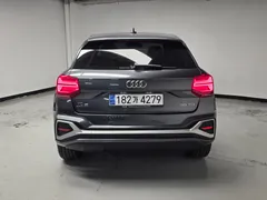 2023 Audi Q2 35 TDI Premium, серый — фото 4