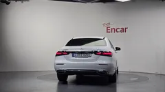 2023 Mercedes-Benz E-Class E220d 4MATIC Exclusive — фото 4