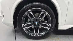 2024 BMW X1 xDrive 20i M Sport, белый — фото 5