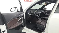 2024 BMW X1 xDrive 20i M Sport, белый — фото 10