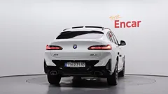 2022 BMW X4 xDrive20i M Sport — фото 4