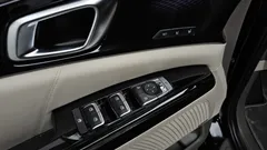 2023 Kia Carnival Gasoline 7-Seater Hi-Limousine — фото 20