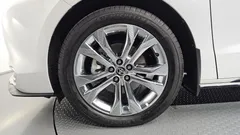 2023 Toyota Sienna 2.5 Hybrid 2WD, белый — фото 5