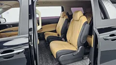 2023 Kia Carnival Diesel 9-Seater Prestige — фото 12