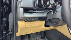 2023 Kia Carnival Diesel 9-Seater Prestige — фото 16