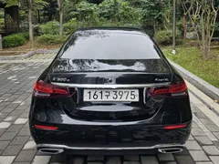2023 Mercedes-Benz E-Class E300e 4MATIC Exclusive — фото 4