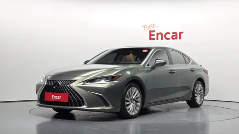 2024 Lexus ES Executive