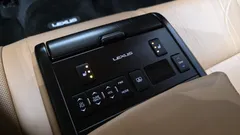 2024 Lexus ES Executive — фото 18