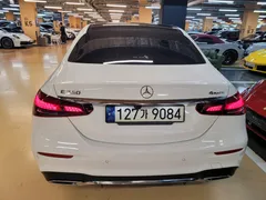 2021 Mercedes-Benz E-Class E350 4MATIC AMG Line, белый — фото 4