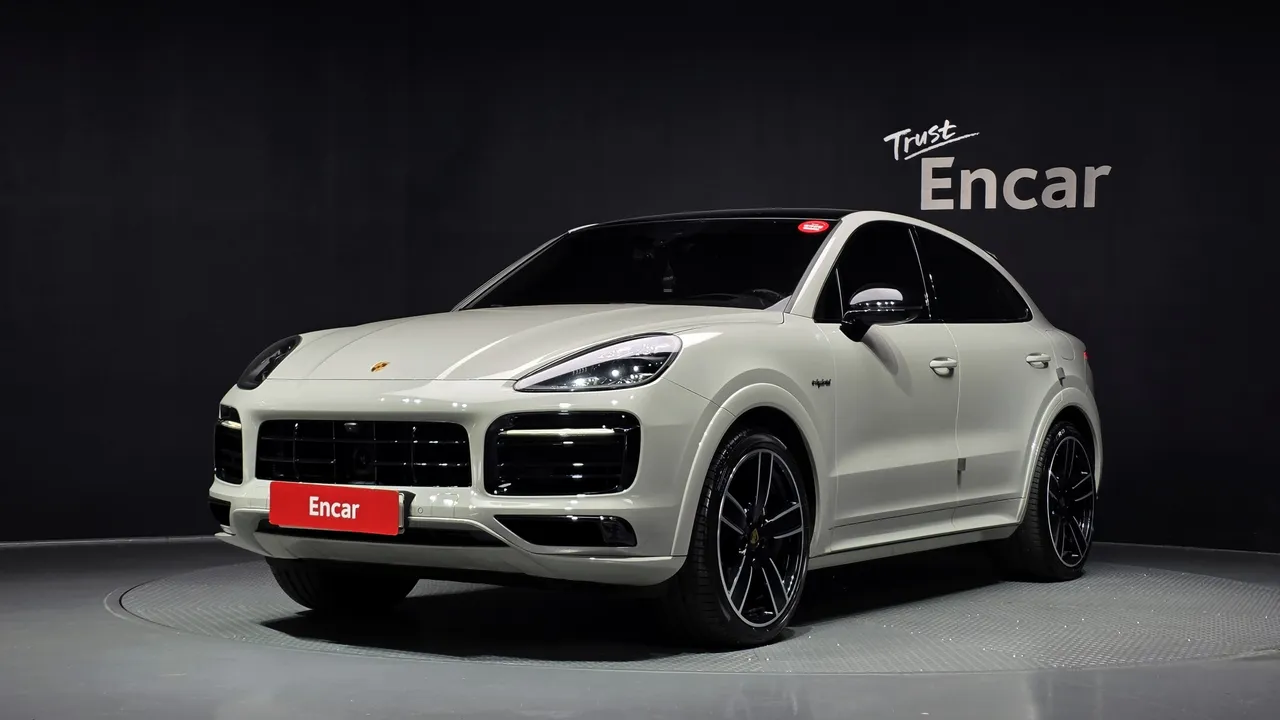 2022 Porsche Cayenne 3.0 E-Hybrid Coupe