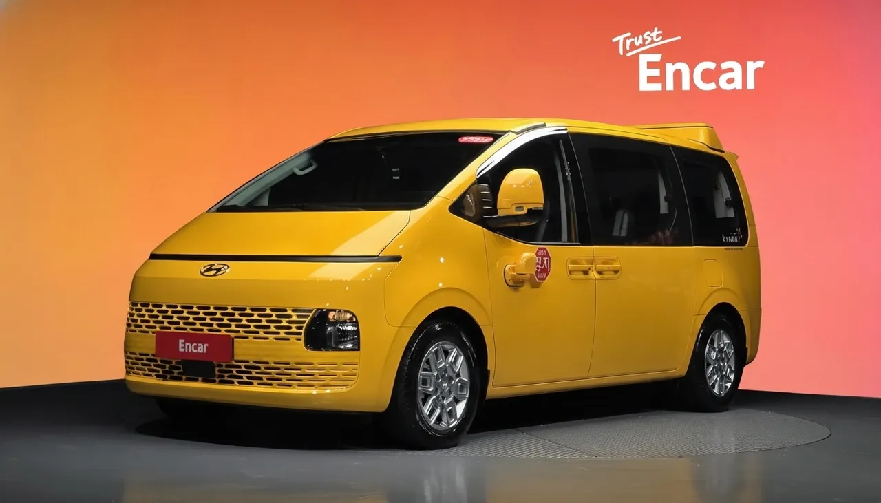 2023 Hyundai Staria L3.5  Kinder Safety Car