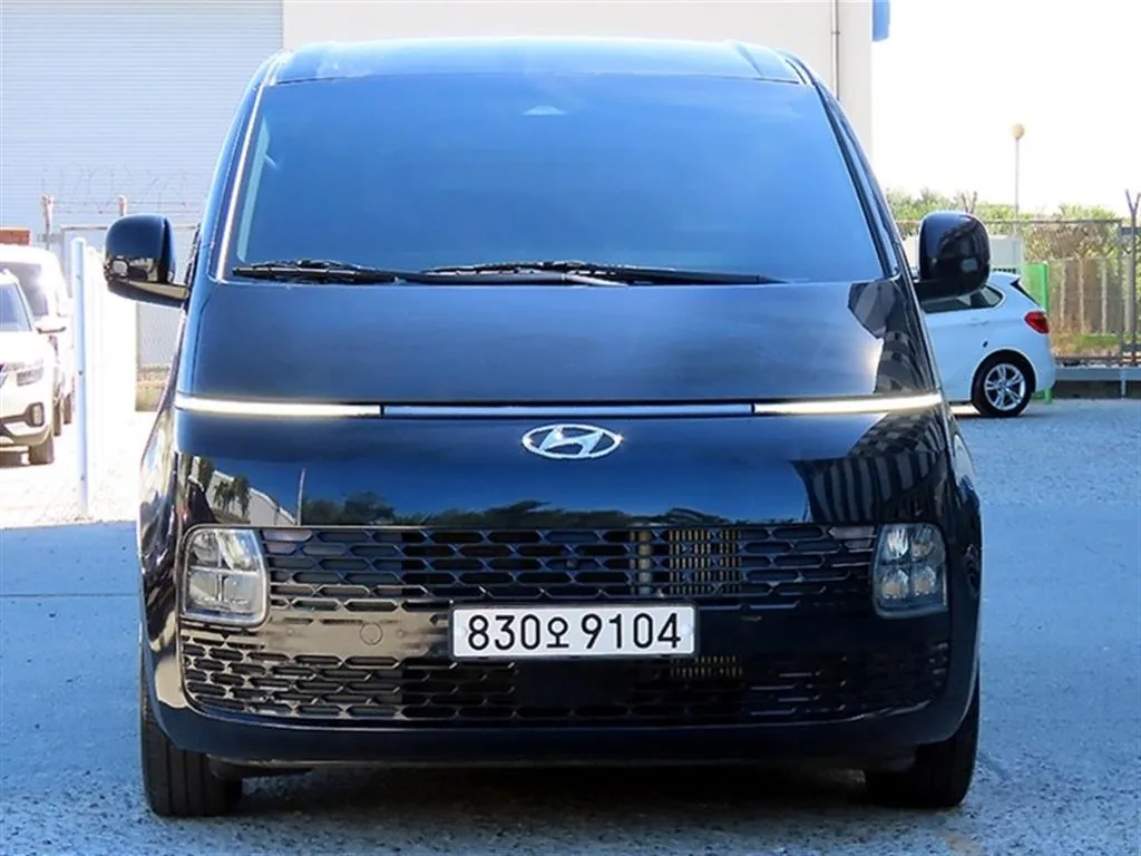 2023 Hyundai Staria Cargo 3-Seater