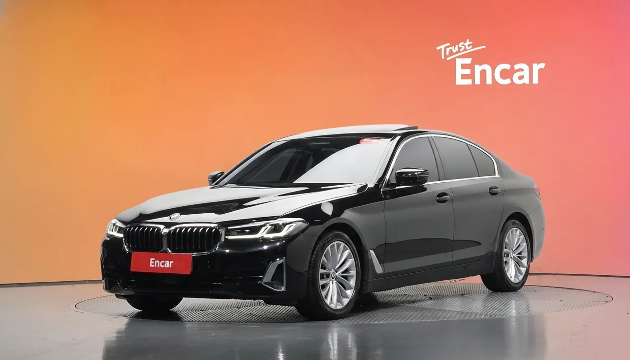 2023 BMW 5-Series 520i Luxury