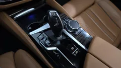 2023 BMW 5-Series 520i Luxury — фото 9