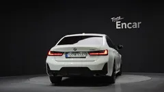 2023 BMW 3-Series 320i M Sport — фото 4