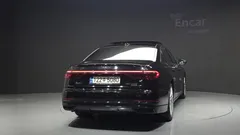 2021 Audi A8 55 TFSI Quattro LWB — фото 4