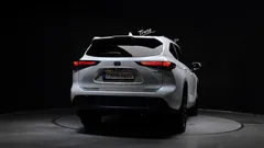 2023 Toyota Highlander 2.5 4WD Limited, белый — фото 4