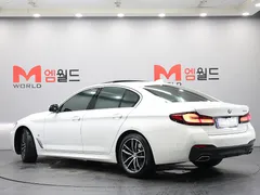 2023 BMW 5-Series 520i M Sport — фото 2