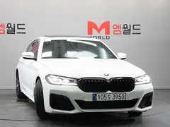 2023 BMW 5-Series 520i M Sport — фото 3