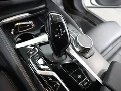 2023 BMW 5-Series 520i M Sport — фото 9