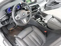 2023 BMW 5-Series 520i M Sport — фото 20