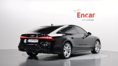 2023 Audi A7 55 TFSI e Quattro Premium — фото 2