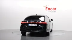2023 Audi A7 55 TFSI e Quattro Premium — фото 4