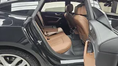 2023 Audi A7 55 TFSI e Quattro Premium — фото 11