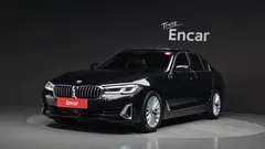 2023 BMW 5-Series 520i Luxury — фото 1
