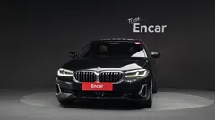 2023 BMW 5-Series 520i Luxury — фото 3
