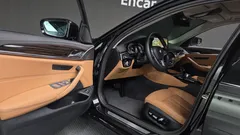 2023 BMW 5-Series 520i Luxury — фото 10
