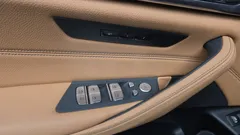 2023 BMW 5-Series 520i Luxury — фото 11