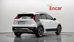 2022 Kia Niro Signature — фото 2