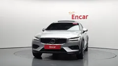 2021 Volvo V60 B5 Pro AWD, серебристый — фото 3