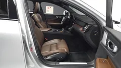 2021 Volvo V60 B5 Pro AWD, серебристый — фото 11