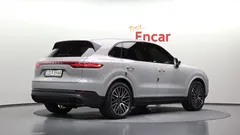 2023 Porsche Cayenne 3.0, серо-серебристый — фото 2
