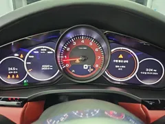 2023 Porsche Cayenne 3.0 COUPE PLATINUM EDITION — фото 6