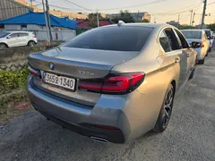 2023 BMW 5-Series 530e M Sport — фото 3
