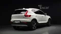 2022 Volvo XC40 B4 Inscription — фото 2
