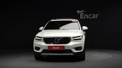 2022 Volvo XC40 B4 Inscription — фото 3