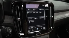 2022 Volvo XC40 B4 Inscription — фото 16