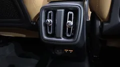 2022 Volvo XC40 B4 Inscription — фото 18