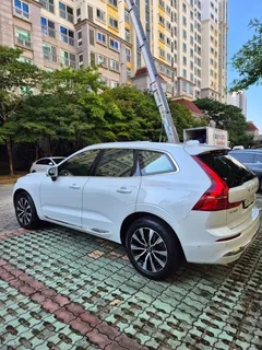 2023 Volvo XC60 B5 Ultimate Bright — фото 6