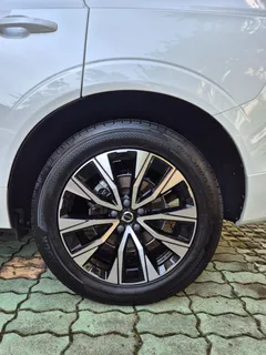 2023 Volvo XC60 B5 Ultimate Bright — фото 9