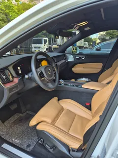 2023 Volvo XC60 B5 Ultimate Bright — фото 12