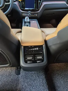 2023 Volvo XC60 B5 Ultimate Bright — фото 13