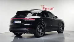 2023 Porsche Cayenne 3.0 — фото 2